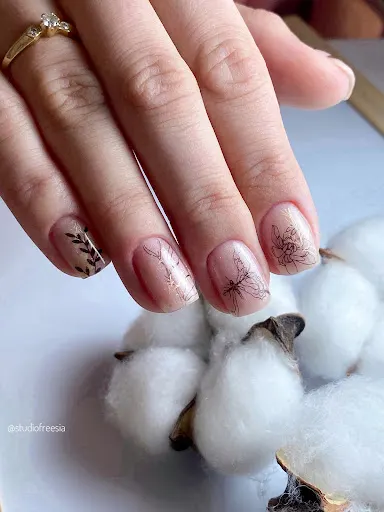 Studio Freesia - Stylizacja Paznokci, Pedicure